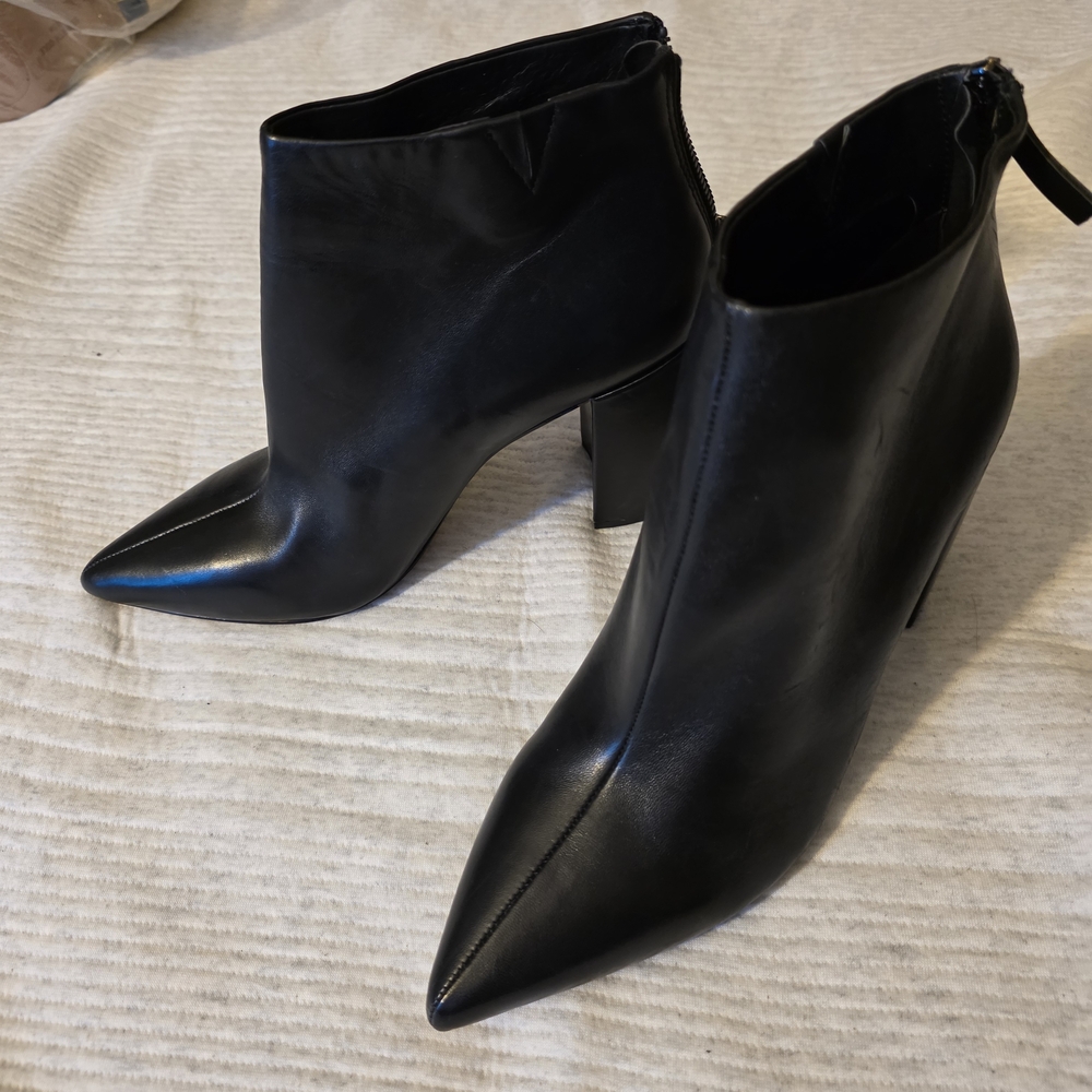 Kenneth Cole Sleek Black Ankle Booties